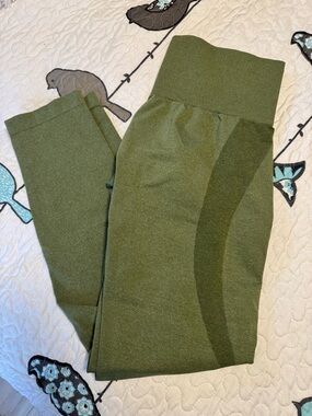 NVGTN Olive Green High-Waist Active Leggings